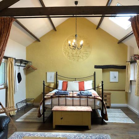 Вилла Apple Tree Corner Blaenporth Экстерьер фото